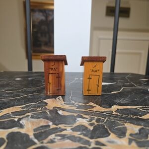 Wood Outhouse Ma & Pa Salt & Pepper Shakers Souvenir Wausau Wisconsin